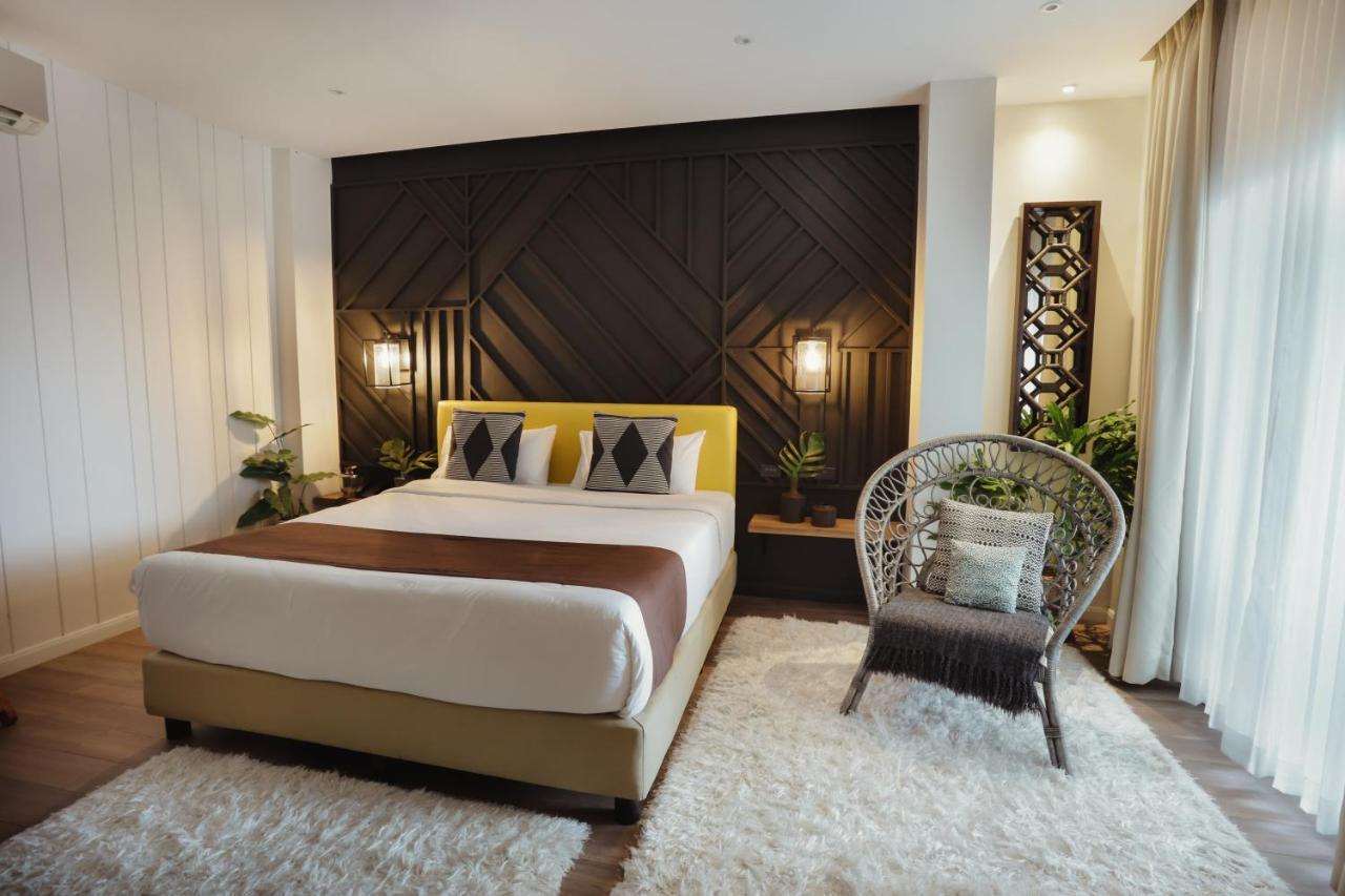 The Bourke Hotel Davao City Exteriör bild