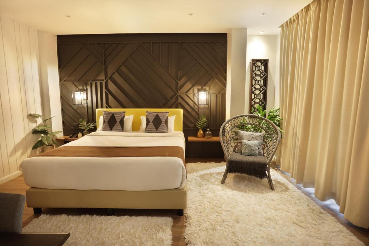 The Bourke Hotel Davao City Exteriör bild